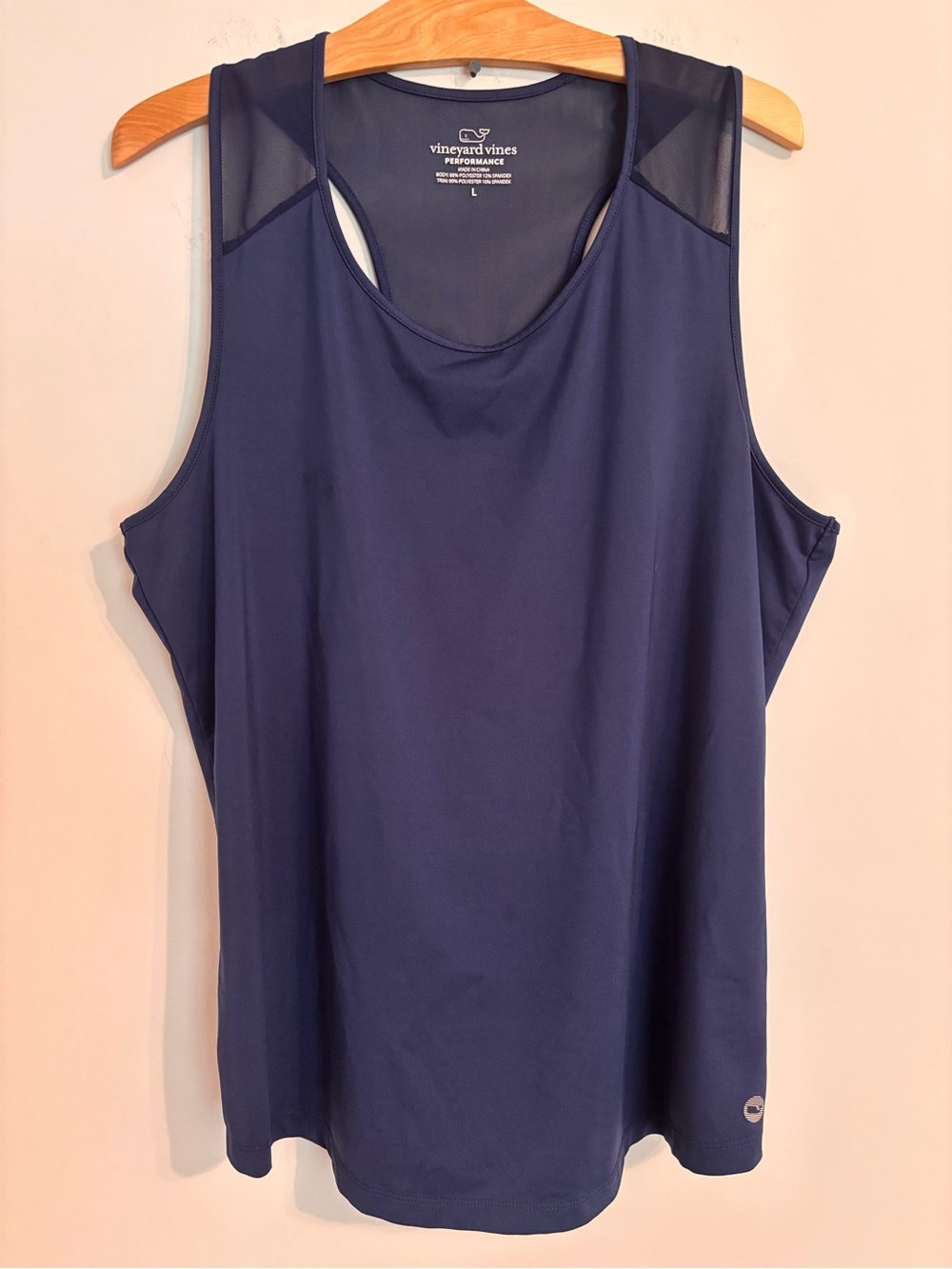 Vineyard vines performance navy blue tank top